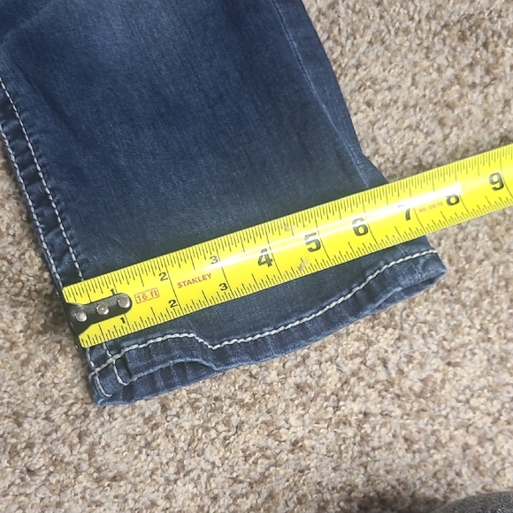 BKE Denim Harper Cropped Jeans with Faded  Details - Picture 5 of 7